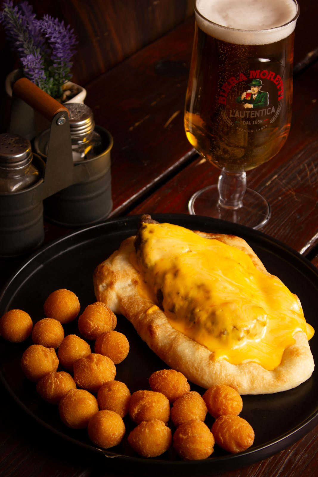 Beertija — pljeskavica sa kroketima